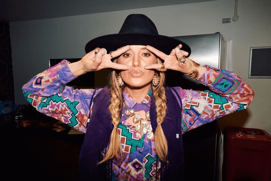Lainey Wilson: Keepin' Country Cool